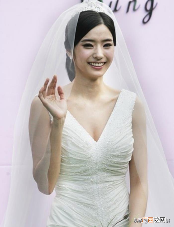 韩彩英久违公开近况 韩彩英的老公