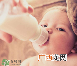 胆碱和牛磺酸对宝宝的好处奶粉需要添加胆碱和牛磺酸吗