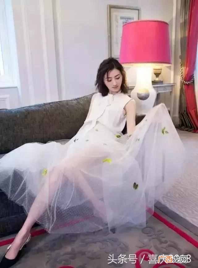 春夏什么颜色鞋子百搭（春夏穿什么鞋子最好搭