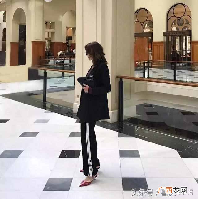 春夏什么颜色鞋子百搭（春夏穿什么鞋子最好搭