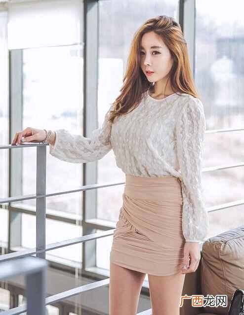 女人穿什么内衣不显胸大（丰满的女性怎么穿衣