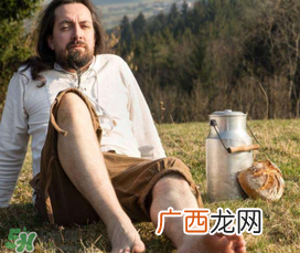 脱脂奶粉和牛生乳的区别脱脂奶粉和牛生乳的不同