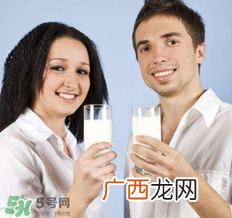 脱脂奶粉什么时候喝最好？脱脂奶粉什么时候喝？
