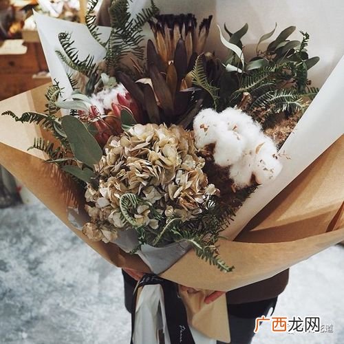 鲜花店的花卖不完了怎么处理 网购花卉死了怎么办