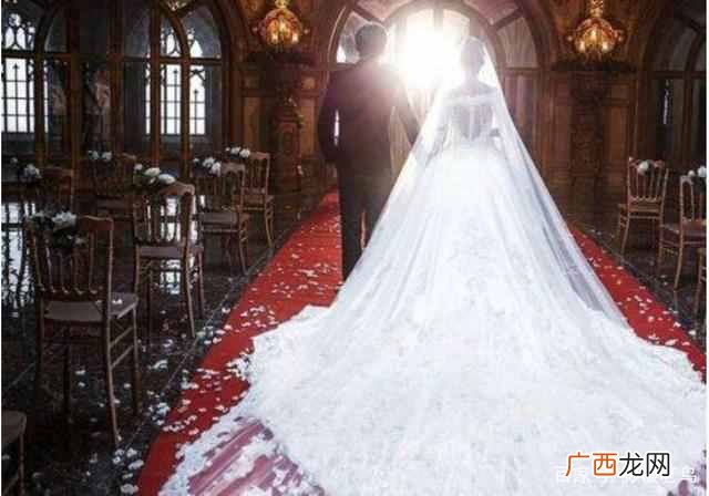 新娘结婚当天穿什么服装好（结婚需要准备哪些