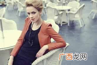 男生摆地摊做什么好（现在摆摊卖什么产品比较