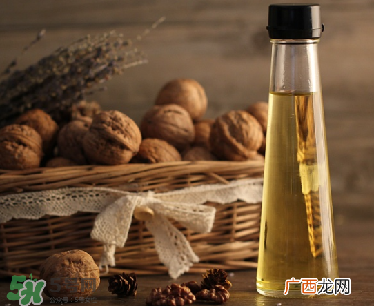 拉杜蓝乔和罗朗德核桃油哪个好？Roland罗朗德和拉杜蓝乔区别
