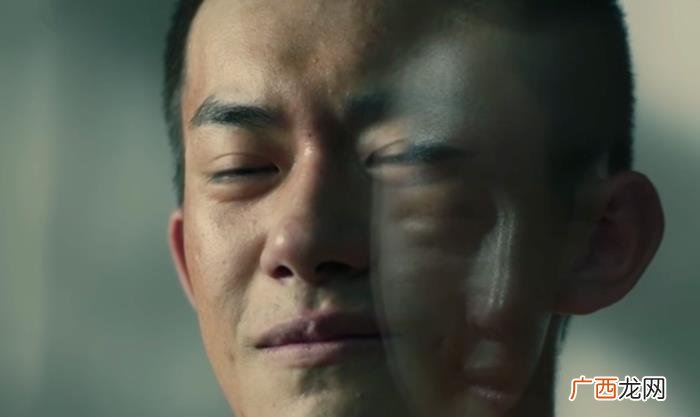 易烊千玺在哪出生，笑起来带伤的易烊千玺
