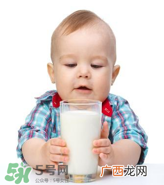 儿童能喝老年人奶粉吗？老年人奶粉小孩能不能喝？