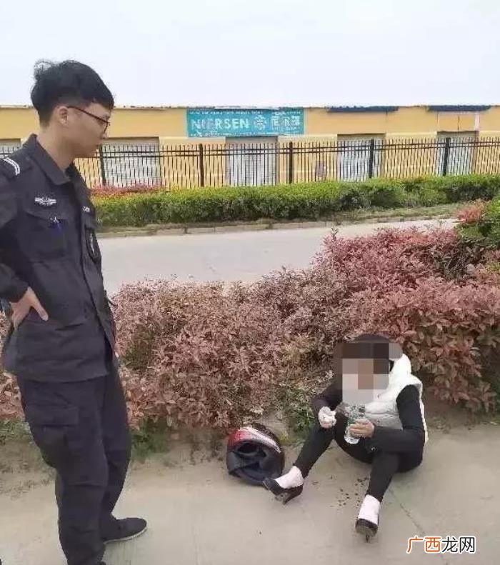 30张笑岔气儿的图片 笑趴的图片
