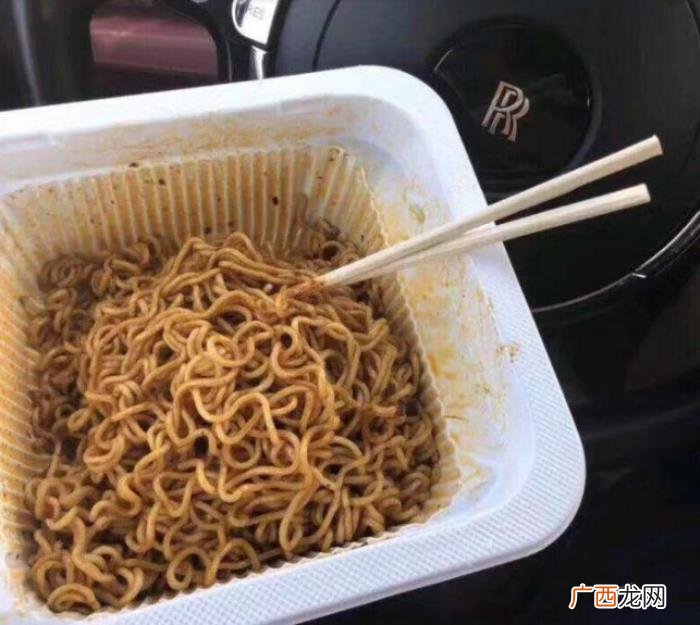 30张笑岔气儿的图片 笑趴的图片
