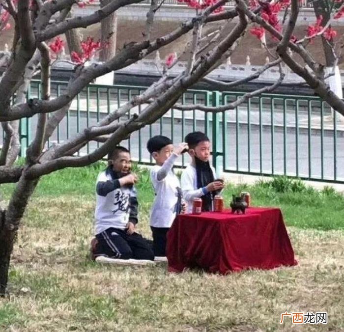 30张笑岔气儿的图片 笑趴的图片