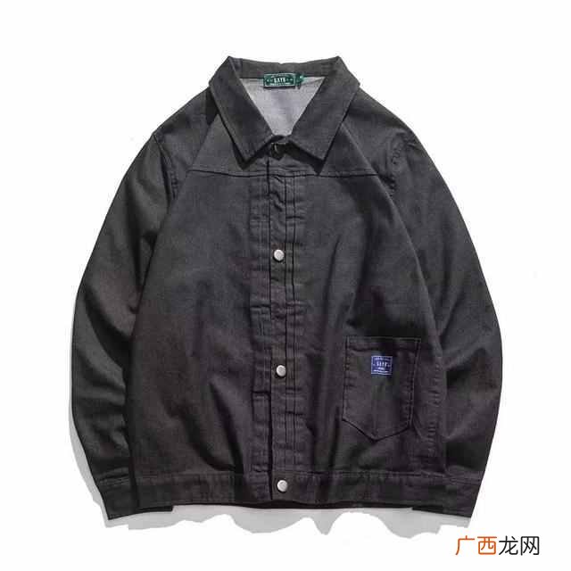20多岁男生穿什么风格衣服（20-35岁男生穿衣搭配