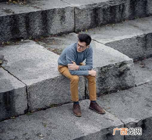 20多岁男生穿什么风格衣服（20-35岁男生穿衣搭配
