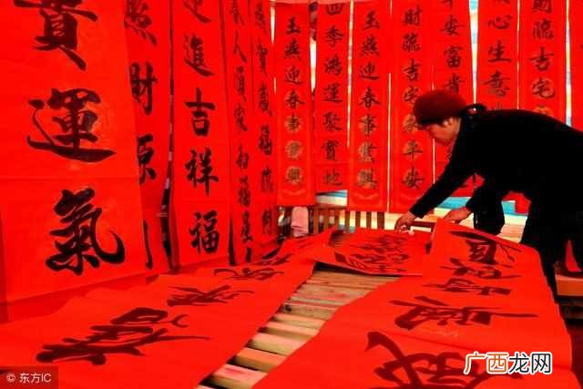 春节摆地摊卖什么好赚钱（春节期间摆摊卖什么