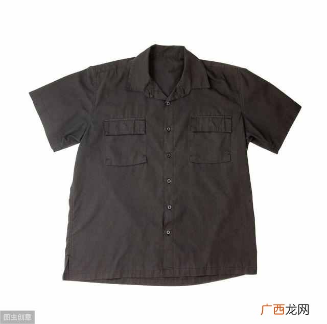 夏天穿什么颜色的体恤（夏季穿哪个颜色的T恤凉