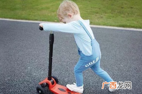 宝宝滑板车选择注意事项