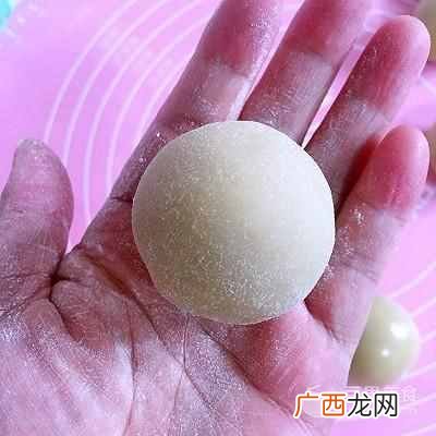 月饼预拌粉是什么意思（如何用预拌粉制作月饼
