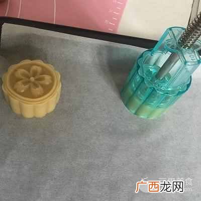 月饼预拌粉是什么意思（如何用预拌粉制作月饼