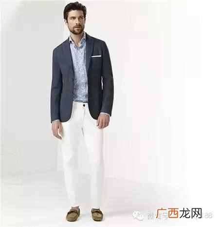男生白色裤子配什么颜色好看（男士白色裤子配