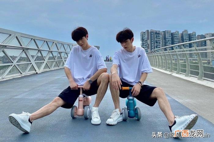 95后双胞胎兄弟走红网络 兄弟图片