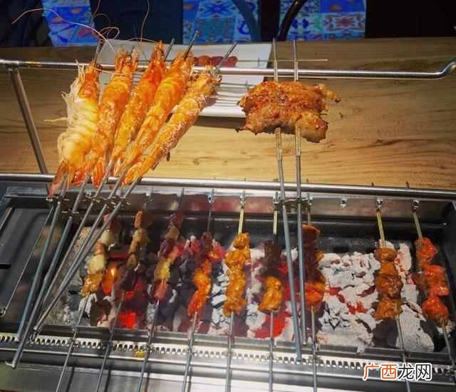 夏季夜市什么美食最火 夏天夜市卖点什么好