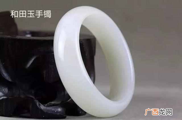 夏天女生戴什么好看（女生夏季带什么手链好看