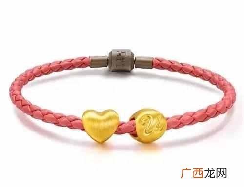 夏天女生戴什么好看（女生夏季带什么手链好看