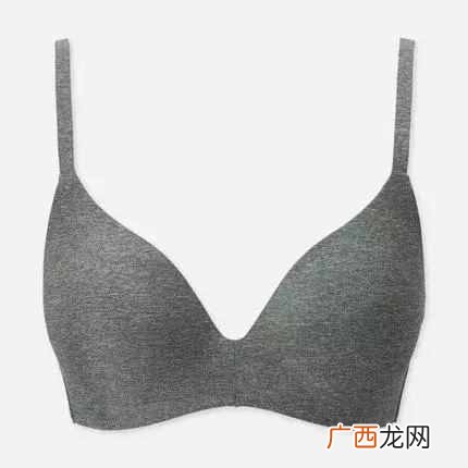 小胸穿什么罩杯不空杯（小胸的女生适合穿什么