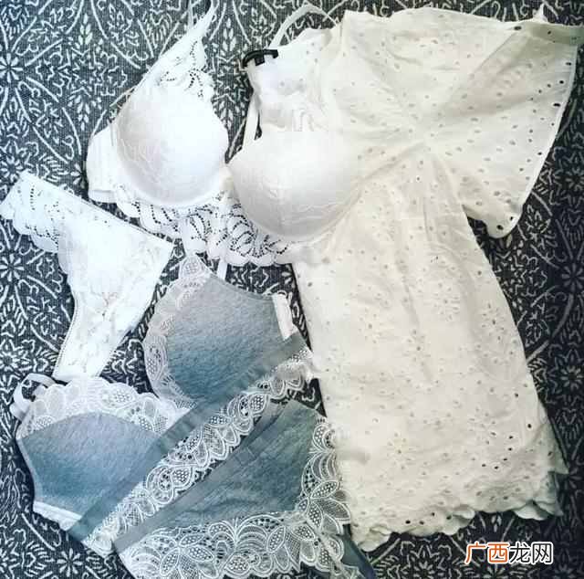 小胸穿什么罩杯不空杯（小胸的女生适合穿什么