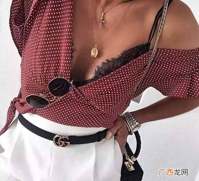小胸穿什么罩杯不空杯（小胸的女生适合穿什么
