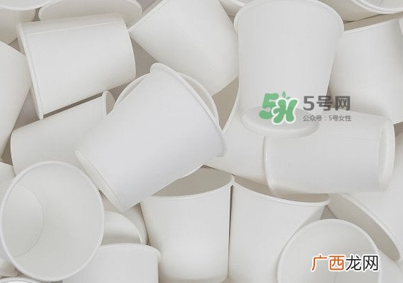一次性纸杯能做蛋糕吗？一次性纸杯可以放微波炉吗？