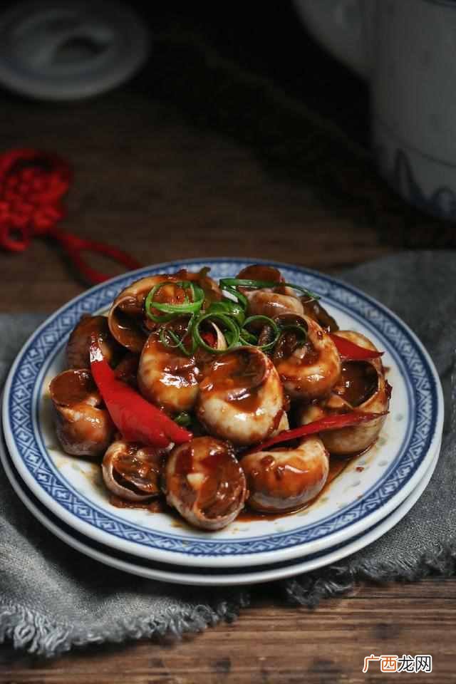 排挡里面做什么吃的好（夜排档吃夜宵哪些菜受