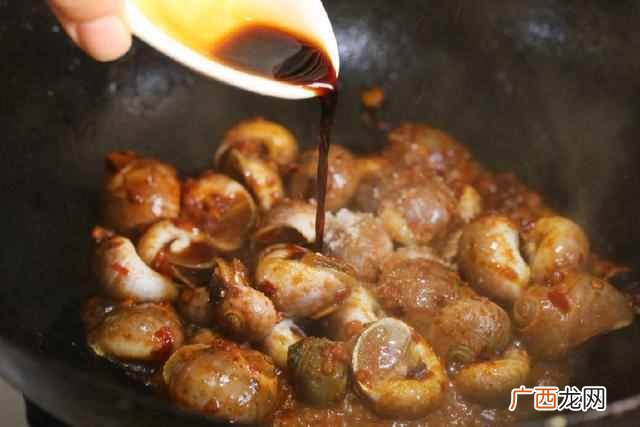 排挡里面做什么吃的好（夜排档吃夜宵哪些菜受