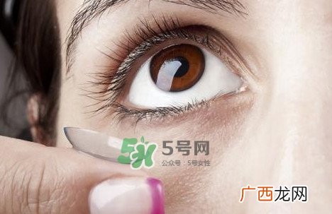 配个隐形眼镜多少钱?隐形眼镜日抛多少钱