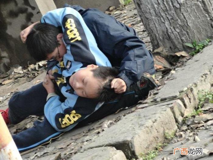 最毒小学毕业留言册火了 小学毕业留言