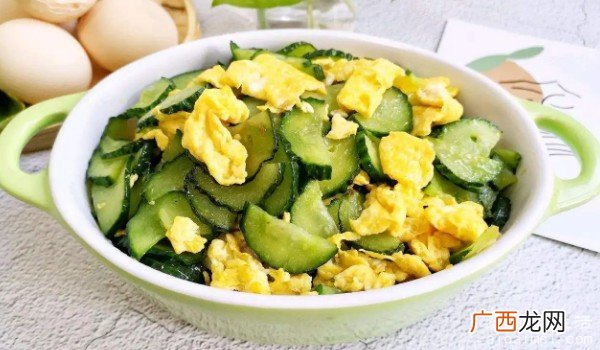 多吃苹果多喝水 最适合懒人的减肥方法 在饮食上面减肥