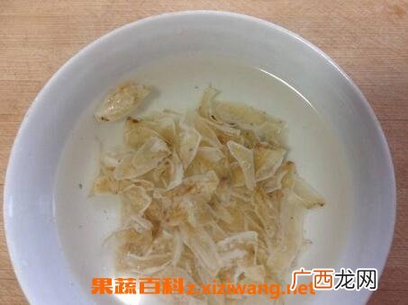 长期喝百合泡水的好处和坏处