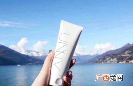 unny洗面奶是皂基吗 unny洗面奶怎么样