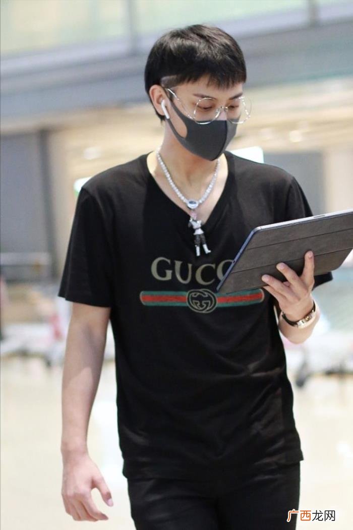 黄子韬颜值是硬伤，黄子韬颜值好独特