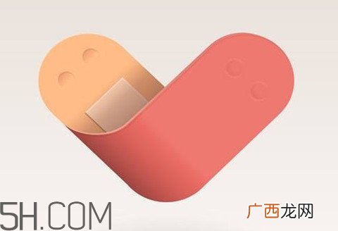 创可贴能洗澡用吗?创可贴能贴嘴唇吗
