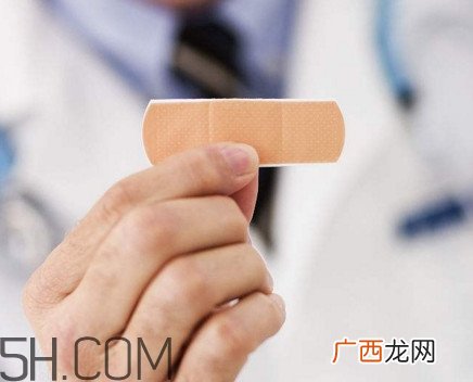 创可贴能沾水吗？创可贴可以止血吗