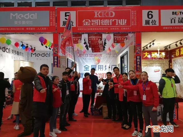 做卖门的生意会赔本吗 开个卖门的店一年能挣