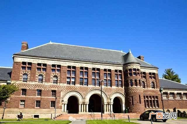 美国哈佛大学到底好在哪里(美国哈佛大学校内