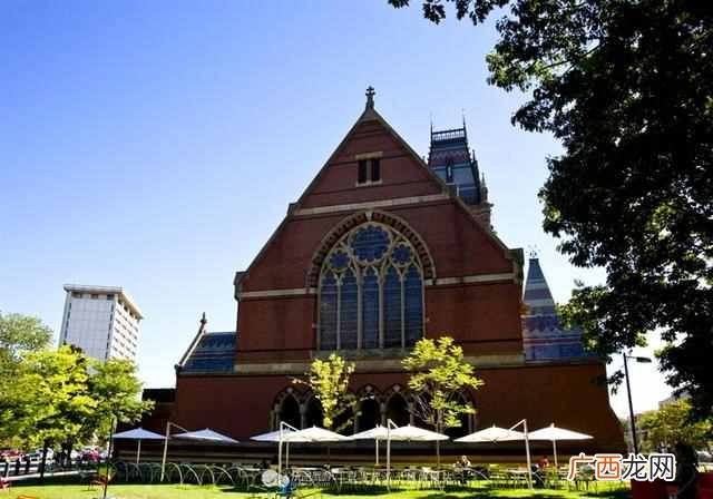 美国哈佛大学到底好在哪里(美国哈佛大学校内