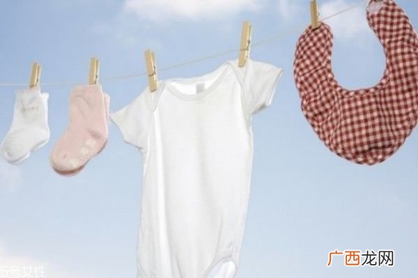 宝宝衣服可以用洗衣机洗吗3岁之前最好手洗