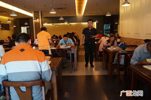 自己创业开个啥小店好 在农村女人开什么店赚钱