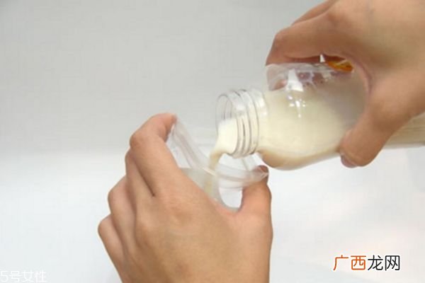 给宝宝冲奶粉的正确方法正确冲奶粉的方法