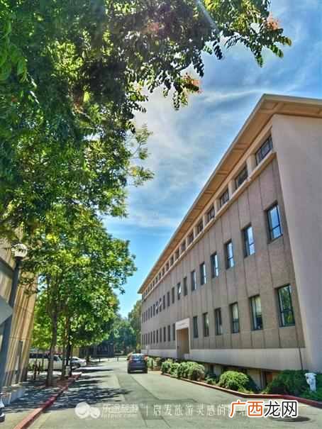 斯坦德大学校园环境如何（斯坦德大学校内风景