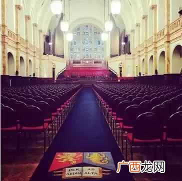 伯明翰大学位于哪个城市（英国伯明翰大学为什